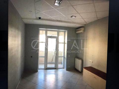 комерційна за адресою Володимира Івасюка просп. (Героїв Сталінграду), 4