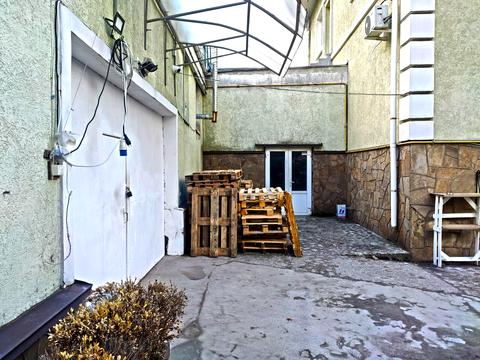 комерційна за адресою Жовтнева, 79