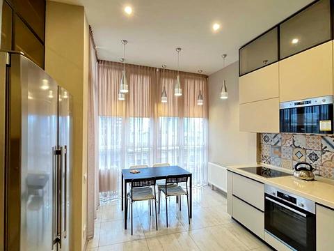 квартира за адресою Кирило-Мефодіївська вул., 2