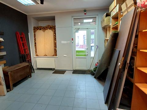 коммерческая по адресу Шептицких ул., 18