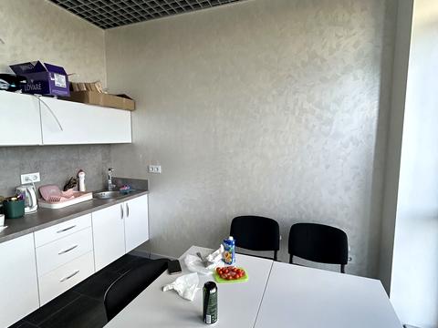 комерційна за адресою Гнатюка пров., 3