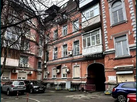 комерційна за адресою Володимирська вул., 45