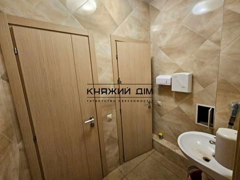 коммерческая по адресу Антоновича ул. (Горького), 33В
