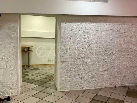 комерційна за адресою Бастіонна вул., 2/1