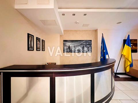 комерційна за адресою Валерія Лобановського просп. (Червонозоряний), 4-Б