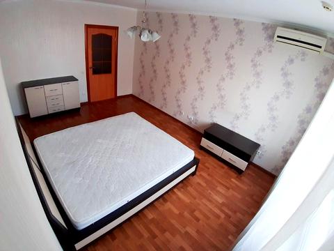 квартира за адресою Анни Ахматової вул., 28