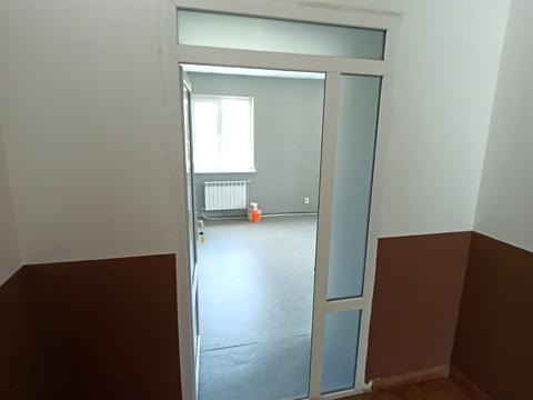 комерційна за адресою Левка Лук'яненка вул. (Маршала Тимошенка), 9