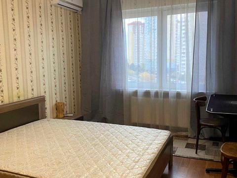 квартира за адресою Софії Русової вул., 1