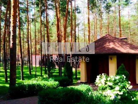 будинок за адресою Набережна вул.