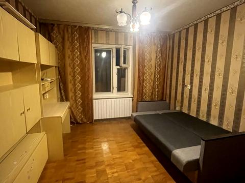 квартира за адресою Ревуцького вул., 18