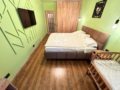 квартира за адресою Академіка Глушкова просп., 42