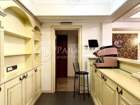 комерційна за адресою Володимирська вул., 49-Б