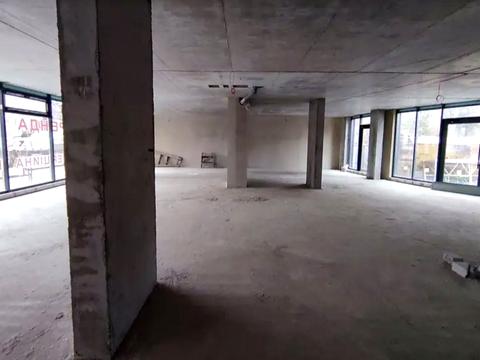 комерційна за адресою Родини Барвінських вул., 4
