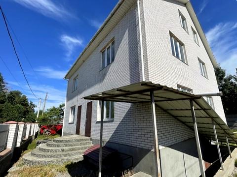 комерційна за адресою Захисників України, 6