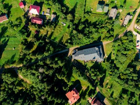 коммерческая по адресу Устияновича вул., 1
