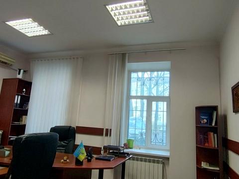 комерційна за адресою Лютеранська вул., 12