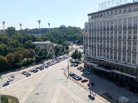 комерційна за адресою Хрещатик вул., 4