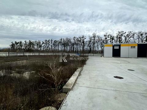 комерційна за адресою Кленова, 1