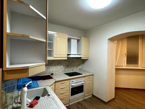квартира за адресою Срібнокільська вул., 8