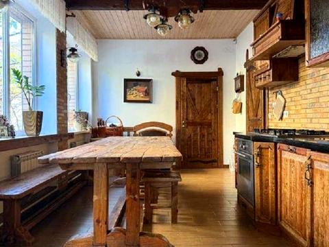 будинок за адресою Героїв Дніпра вул.