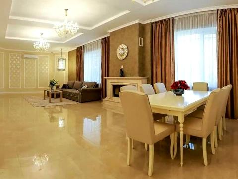 будинок за адресою Центральна, 1