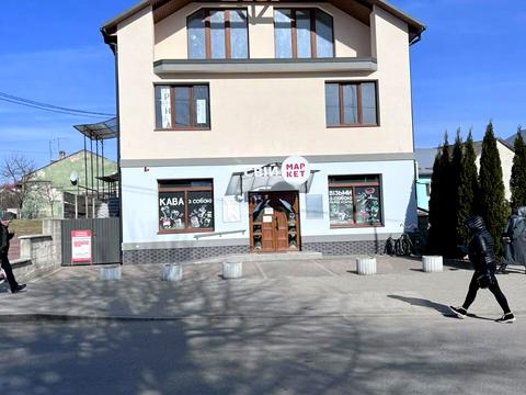 комерційна за адресою Торгова вул., 1А