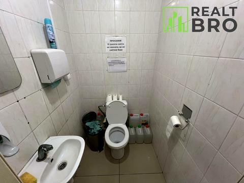 комерційна за адресою Зарічанська вул., 1