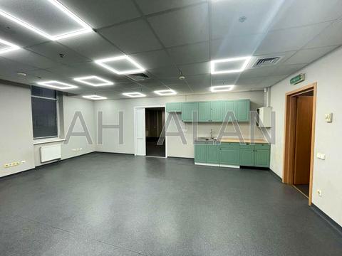 комерційна за адресою Митрополита Андрея Шептицького вул. (Анатолія Луначарського), 4