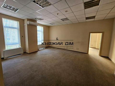 коммерческая по адресу Антоновича ул. (Горького), 33В