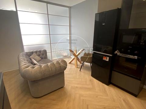 квартира за адресою Дніпровська набережна вул., 17В