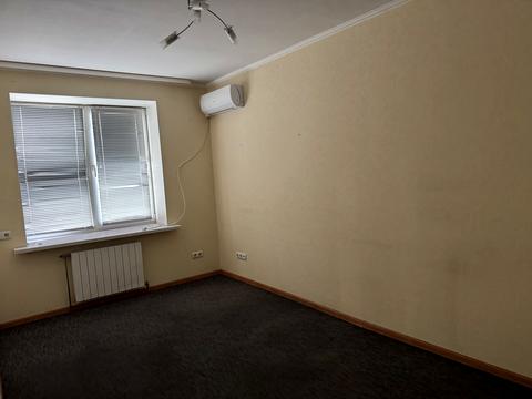 комерційна за адресою Микільсько-Слобідська вул., 4-Д