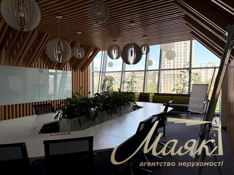 комерційна за адресою Сім'ї Прахових вул. (Гайдара), 58