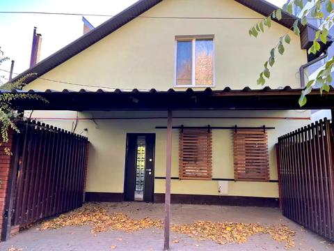 будинок за адресою Ніла Армстронга вул. (Казакова), 1