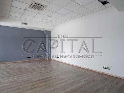комерційна за адресою Вацлава Гавела бульв. (Івана Лепсе), 4
