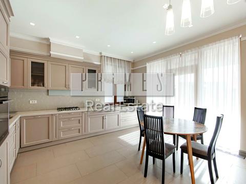 будинок за адресою Козача вул., 1