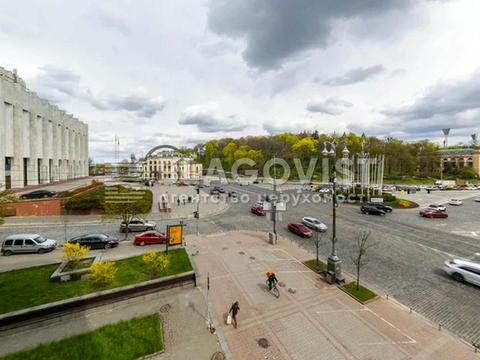 комерційна за адресою Київ, Хрещатик вул., 4