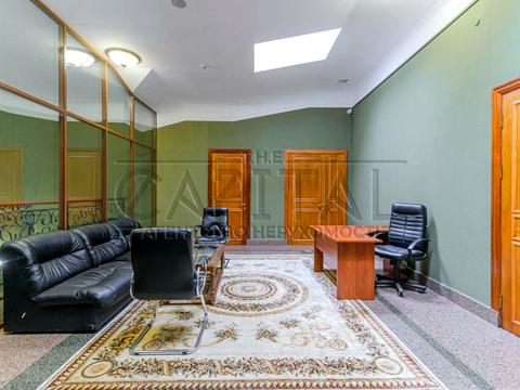 комерційна за адресою Липська вул., 10