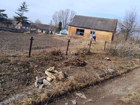 ділянка за адресою с. Новоставці, Центральна, 72