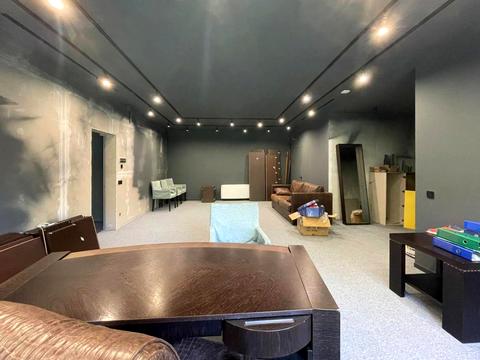 комерційна за адресою Кирилівська вул. (Фрунзе), 102