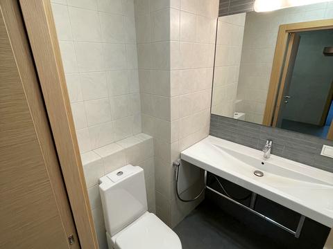 комерційна за адресою Саперно-Слобідська вул., 22