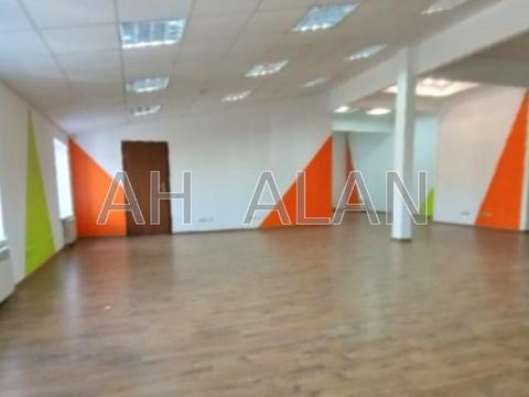 комерційна за адресою Межигірська вул., 87-А