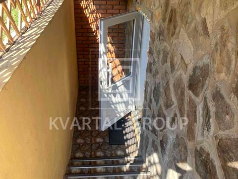 комерційна за адресою Університетська вул., 2-Ю