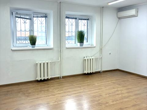 комерційна за адресою Братства Тарасівців вул. (Декабристів), 12/37