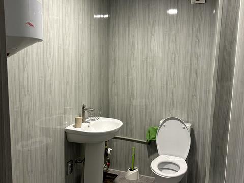 комерційна за адресою Подільська вул., 77