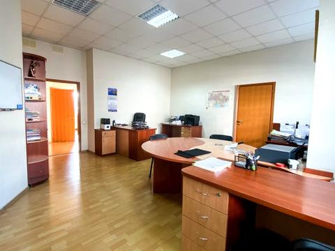 комерційна за адресою Королеви Єлизавети ІІ вул. (Глинки), 1