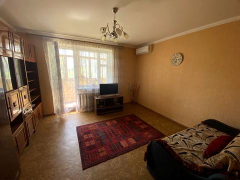 квартира за адресою Галини Петрової вул., 5
