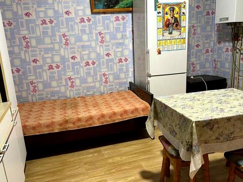 квартира за адресою 93-ї Холодноярской Бригади, 1