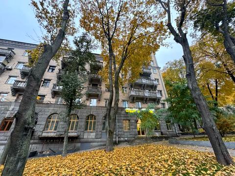комерційна за адресою Прорізна вул., 3