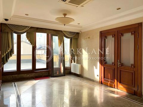 комерційна за адресою Володимирська вул., 49-Б