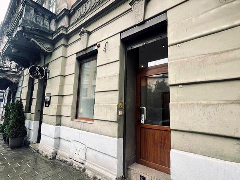 комерційна за адресою Нечуя-Левицького вул., 4
